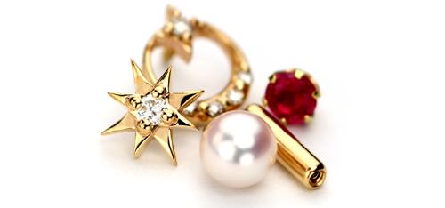 ちょっとオトナのボディピアス。│本物の素材と甘すぎない大人の