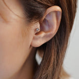 バラのトラガスピアス