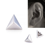 ホワイトゴールド三角ピアス