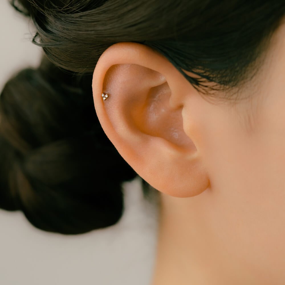 小さいボディピアス│職場・仕事・オフィスにさり気なく、小振りで