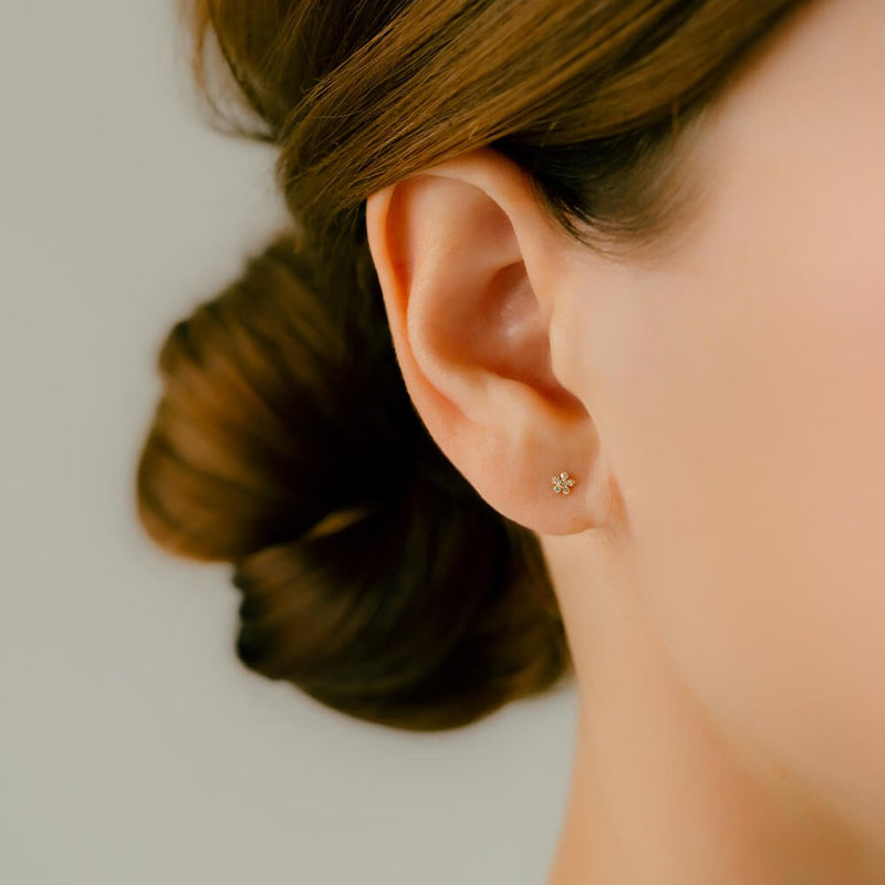 天然ダイヤモンド　ピアス　テーパーカット　フラワー　ブラウンダイヤモンド ダイヤモンド K18ピアス(計0.46カラット/テーパーバケット/蝶