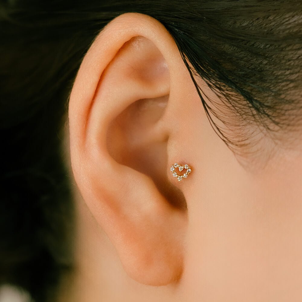 ハートの軟骨ピアス│10金 ダイヤモンド ボディピアス │ トラガス
