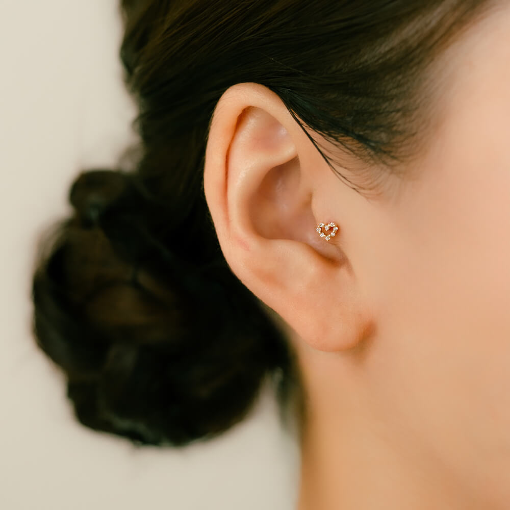 ハートの軟骨ピアス│10金 ダイヤモンド ボディピアス │ トラガス