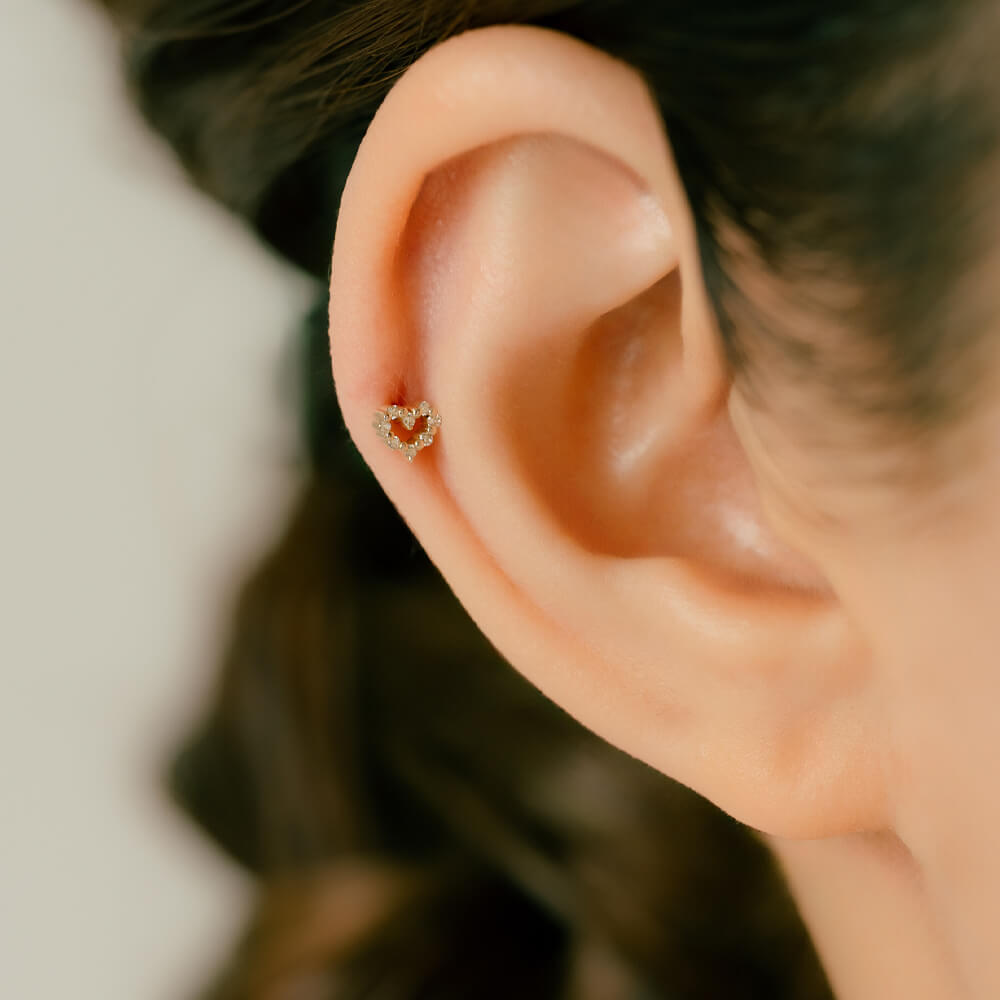 ハートの軟骨ピアス│10金 ダイヤモンド ボディピアス │ トラガス