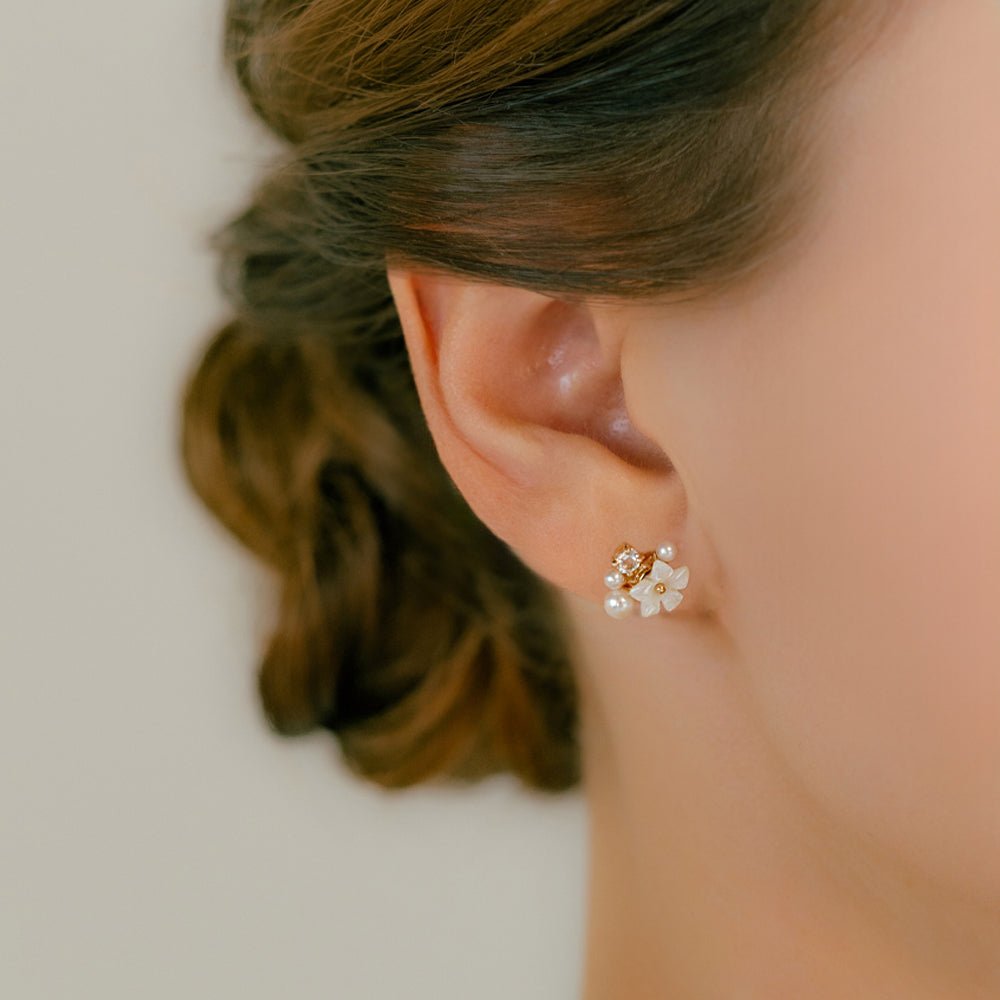 PICOLLET ピアス 可愛らしいフラワーボディピアス │ ちょっとオトナの軟骨ピアス