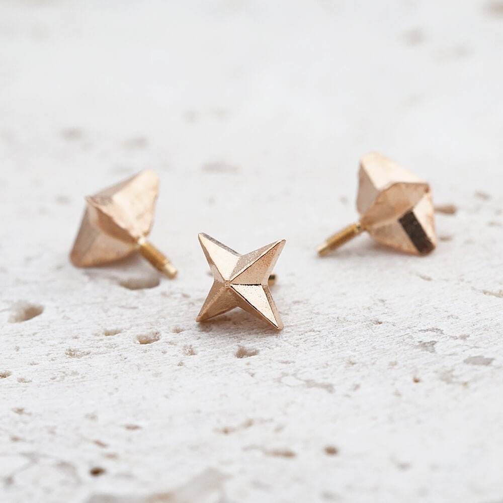 K10イエローゴールド 四芒星 ボディピアス – PICOLLET