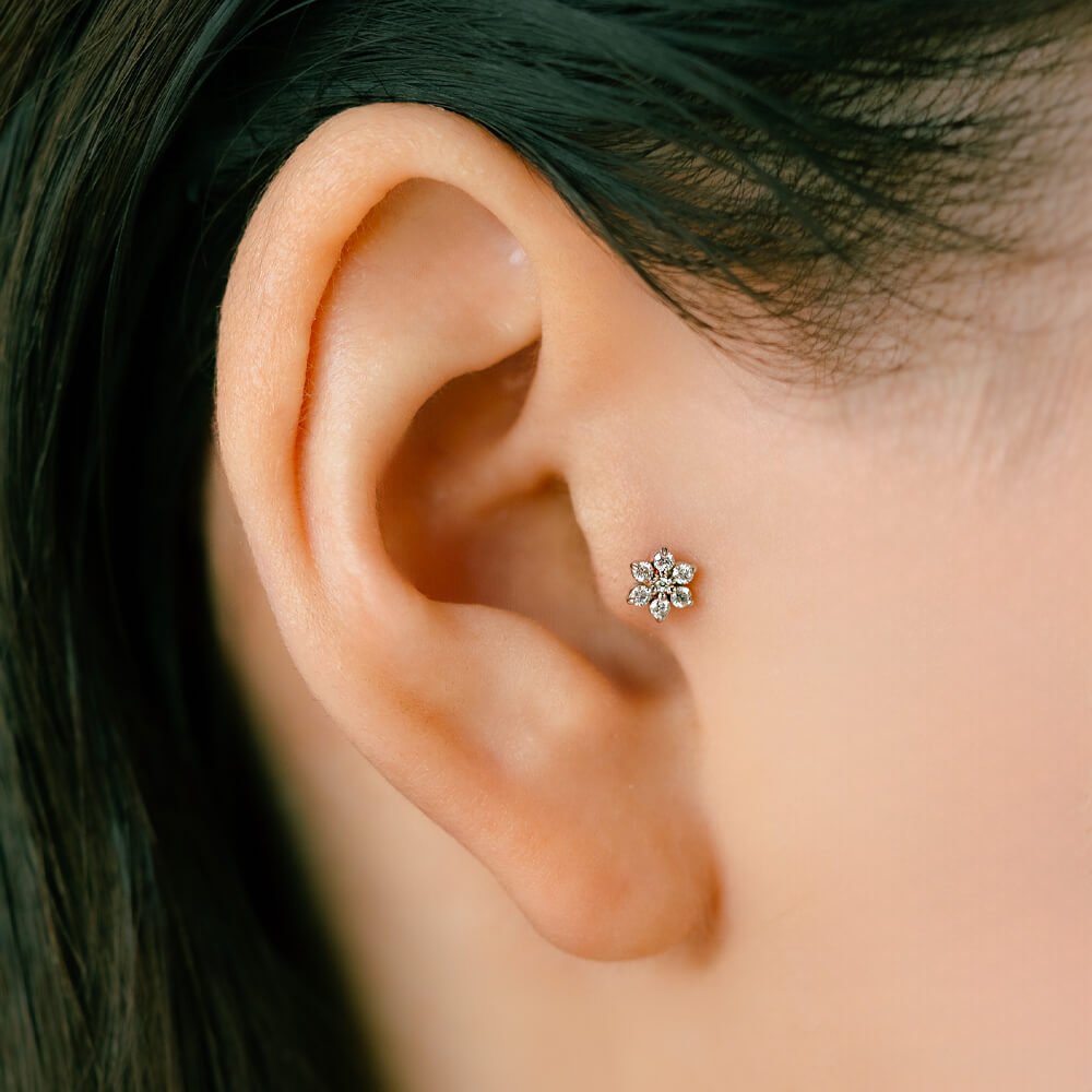 ダイヤモンドがキラキラと輝く フラワーピアス│K10/Pt Diamond Flower