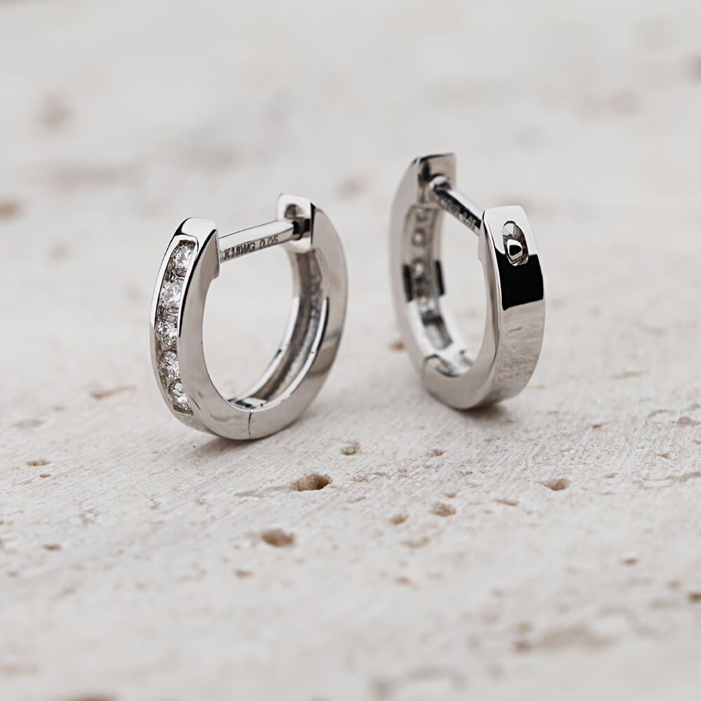 ユニセックス 片耳ピアス│K18 天然 ダイヤモンド ブラック