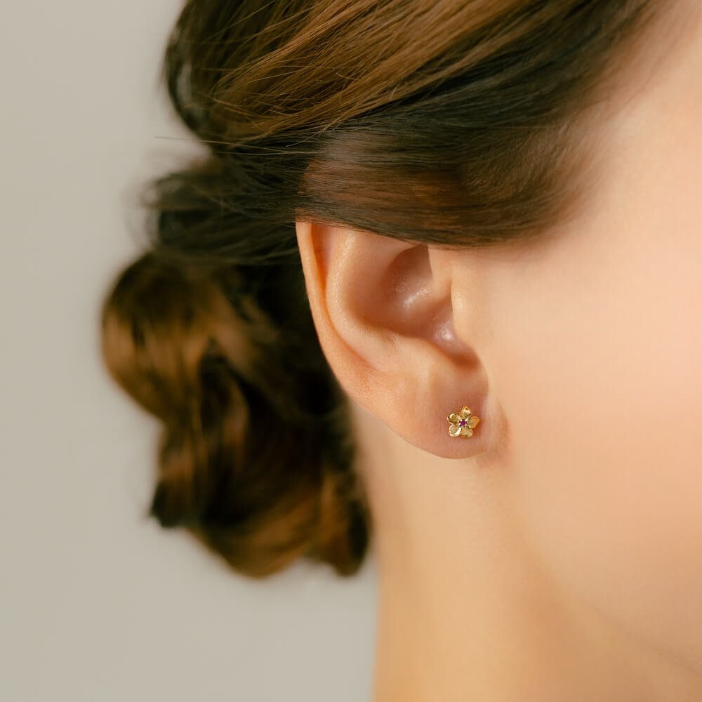 大きめ フラワーモチーフの軟骨ピアス│裏側用にもオススメ ボディ