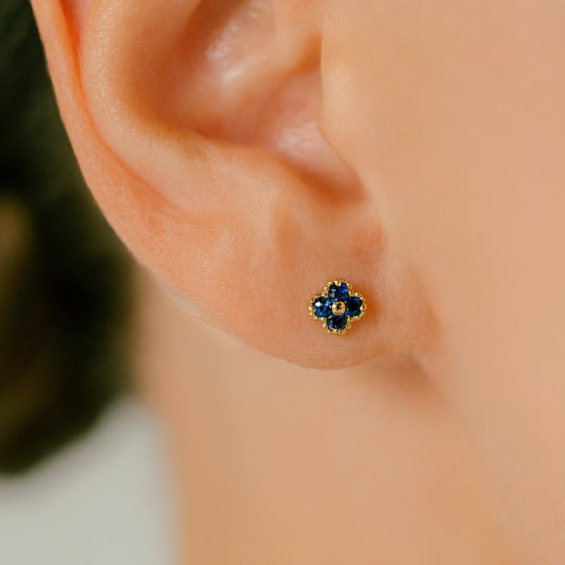 K18 Sapphire Flower