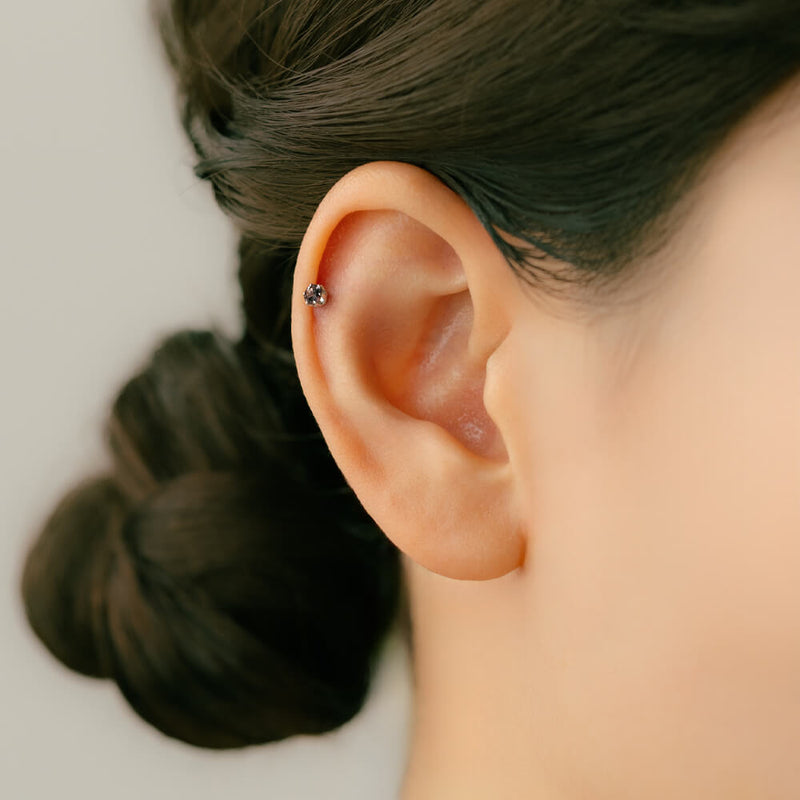 K18/Pt ベキリーブルー ガーネット 軟骨ピアス・ボディピアス │14