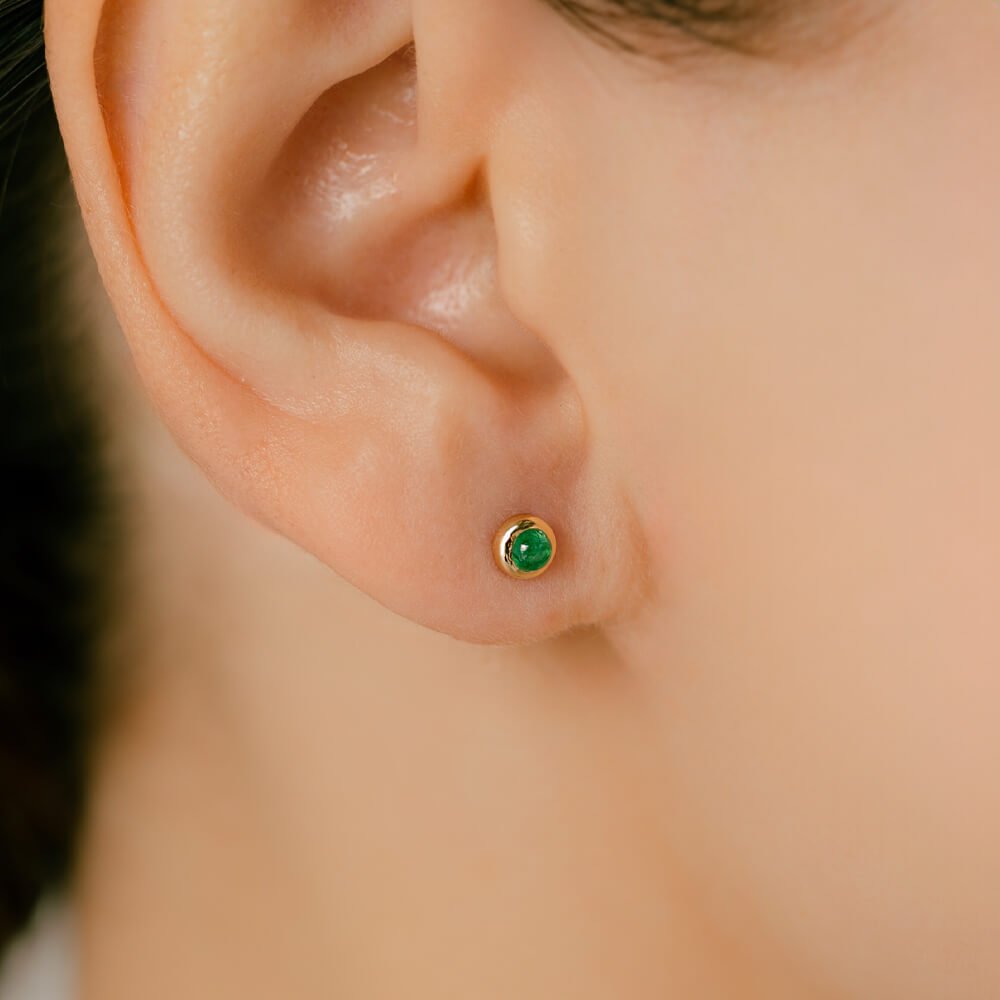 【picollet】 K18 BIRTHSTONE サファイア カボッションカットのバースストーンを軟骨に。PICOLLET