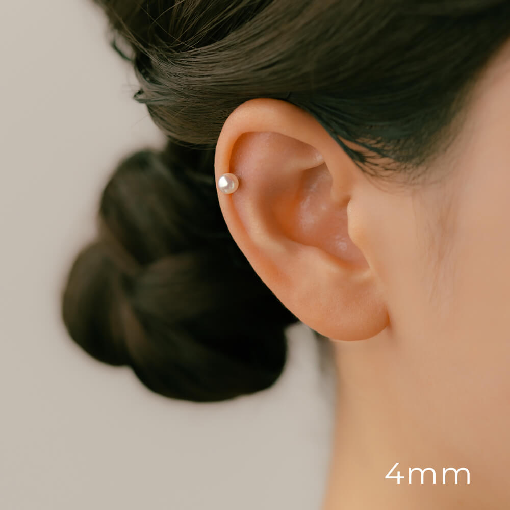 フォーマルなシーンに上品に馴染む│K18 Pt アコヤ真珠 ボディピアス