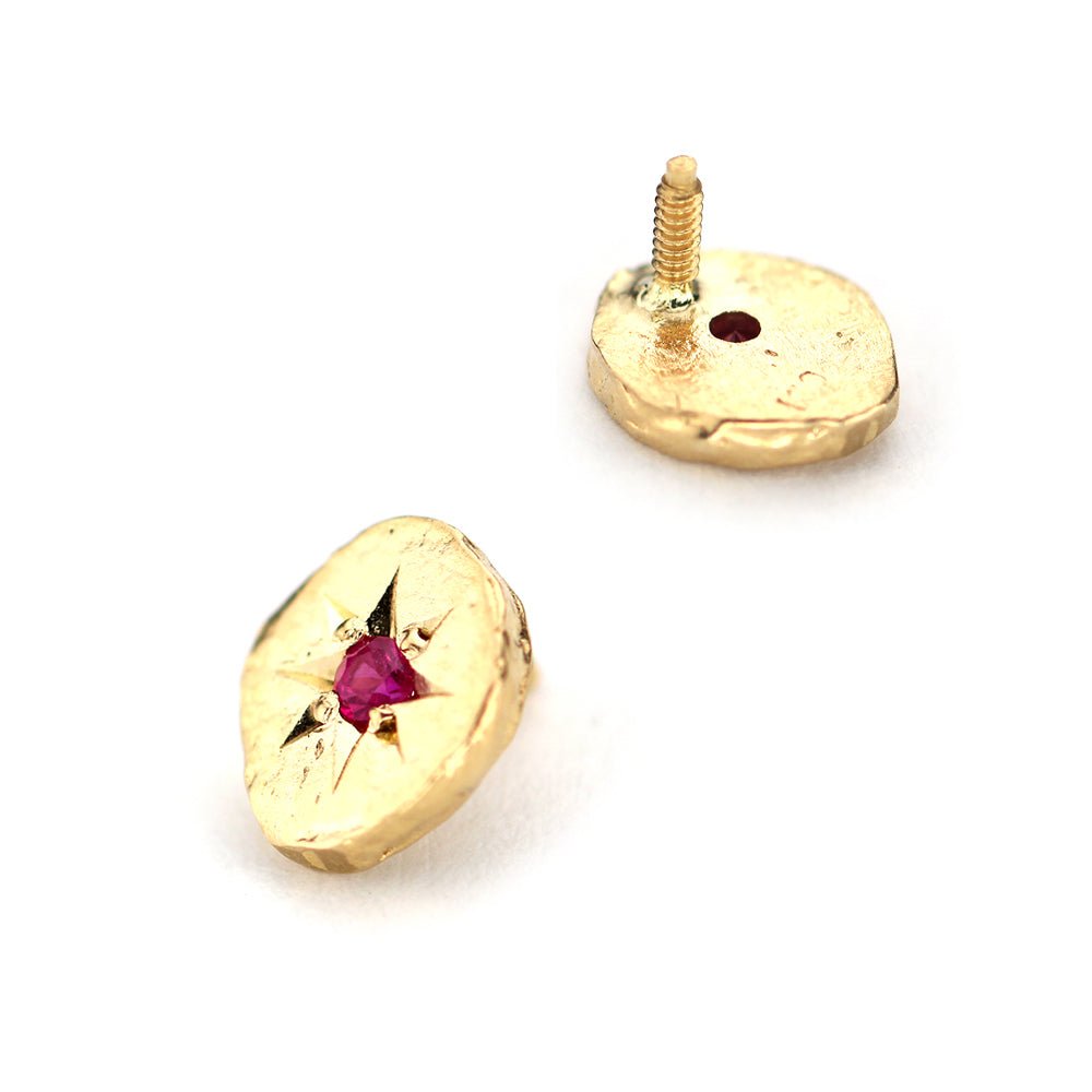 K10ゴールド ルビー ボディピアス（軟骨ピアス）アウターコンクに